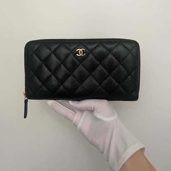 CHANEL Caviar Quilted Large Gusset Zip Around Wallet Black Caviar / CC Logo - Picture 1 of 14